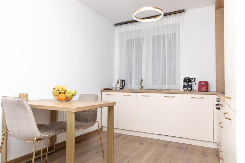 Enescu 3 City Center Flat Timisoara Bagian luar foto